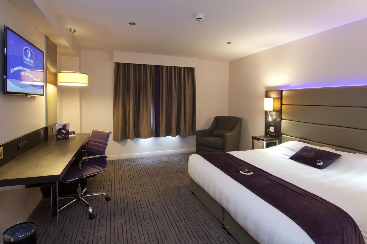 Premier Inn Glasgow Pacific Quay Номер фото